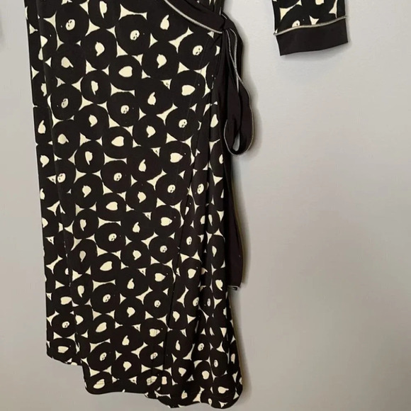 VINTAGE Max Studio Wrap Dress Black White Retro Print V-neck Size S - Picture 4 of 10